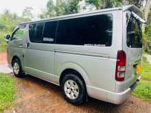 https://riyasewana.com/uploads/toyota-hiace-kdh200-2007-1618250712782.jpg