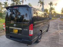 https://riyasewana.com/uploads/toyota-hiace-kdh201-8610576906.jpg