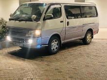 Toyota Hiace LH 172 2001 Van