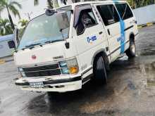 Toyota Hiace LH60 1983 Van
