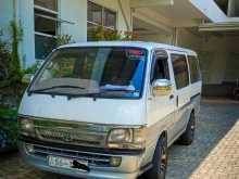 Toyota Hiace LH102 Super GL Dolphin 1989 Van