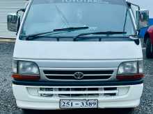 Toyota HIACE LH102 1994 Van