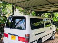 Toyota Hiace Dolphin LH113 2004 Van
