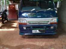 Toyota Hiace Dolphin LH113 2000 Van