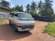 Toyota Hiace LH172 Dolphin 1999 Van