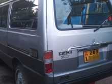 https://riyasewana.com/uploads/toyota-hiace-lh20-1982-713171112294.jpg