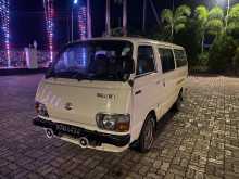 Toyota HiAce LH30 1982 Van