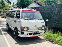Toyota HIACE Lh30 1980 Van