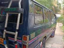 https://riyasewana.com/uploads/toyota-hiace-lh61g-1988-309560612742.jpg