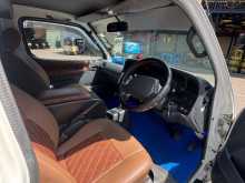 https://riyasewana.com/uploads/toyota-hiace-rzh112-2003-2221440512744.jpg