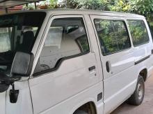 Toyota HiaCE Short 1988 Van
