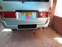 Toyota Hiace 2000 Van