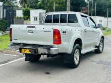 https://riyasewana.com/uploads/toyota-hilax-13542584332.jpg