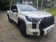 https://riyasewana.com/uploads/toyota-hillix-revo-2018-1320141712152.jpg