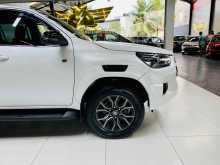 https://riyasewana.com/uploads/toyota-hillux-gr-1617245822722.jpg
