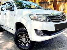 https://riyasewana.com/uploads/toyota-hilux--171357304892.jpg