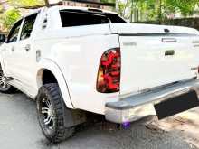 https://riyasewana.com/uploads/toyota-hilux--171357304993.jpg