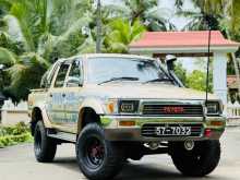 https://riyasewana.com/uploads/toyota-hilux-106-1996-1412100212861.jpg