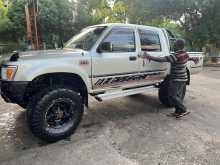 https://riyasewana.com/uploads/toyota-hilux-106-518321922943.jpg