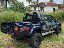 https://riyasewana.com/uploads/toyota-hilux-107-18435924383.jpg