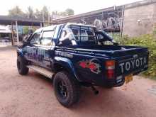 https://riyasewana.com/uploads/toyota-hilux-107-1997-1018575512513.jpg