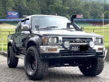 https://riyasewana.com/uploads/toyota-hilux-107-2823041224936.jpg