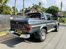 https://riyasewana.com/uploads/toyota-hilux-107-716081522533.jpg
