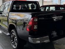 https://riyasewana.com/uploads/toyota-hilux-113561017822.jpg