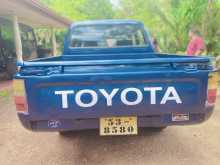 https://riyasewana.com/uploads/toyota-hilux-114071922083.jpg