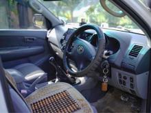 https://riyasewana.com/uploads/toyota-hilux-115083024171.jpg