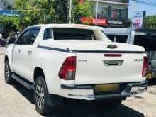 https://riyasewana.com/uploads/toyota-hilux-131217164173.jpg