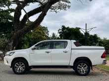 https://riyasewana.com/uploads/toyota-hilux-14131218773.jpg