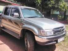 Toyota Hilux 166R 4WD 2003 Pickup