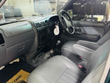 https://riyasewana.com/uploads/toyota-hilux-166r-2117501624132.jpg