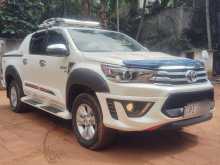 https://riyasewana.com/uploads/toyota-hilux-19724324182.jpg