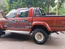 https://riyasewana.com/uploads/toyota-hilux-1992-87250212743.jpg