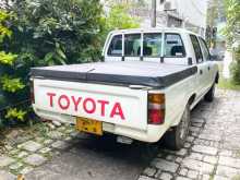 https://riyasewana.com/uploads/toyota-hilux-1994-130335512682.jpg