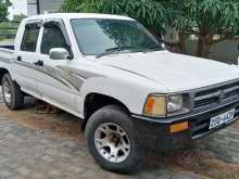 https://riyasewana.com/uploads/toyota-hilux-1994-82035254472.jpg