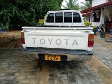 https://riyasewana.com/uploads/toyota-hilux-1994-82036516075.jpg