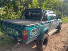 https://riyasewana.com/uploads/toyota-hilux-1997-46333012482.jpg