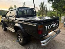 https://riyasewana.com/uploads/toyota-hilux-1o6-28915356974.jpg