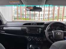 https://riyasewana.com/uploads/toyota-hilux-2-8-2018-1415592812533.jpg