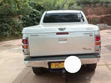 https://riyasewana.com/uploads/toyota-hilux-2006-1212040512452.jpg
