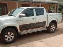https://riyasewana.com/uploads/toyota-hilux-2006-1212040512654.jpg
