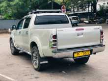 https://riyasewana.com/uploads/toyota-hilux-2006-168113612113.jpg