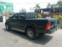 https://riyasewana.com/uploads/toyota-hilux-2006-2821250612032.jpg