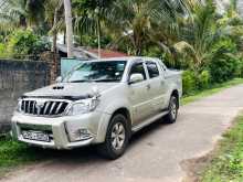 https://riyasewana.com/uploads/toyota-hilux-2007-147415312913.jpg