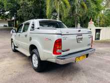https://riyasewana.com/uploads/toyota-hilux-2007-1720544513004.jpg