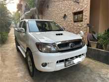 https://riyasewana.com/uploads/toyota-hilux-2007-2007-816060712673.jpg
