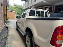 https://riyasewana.com/uploads/toyota-hilux-2007-2007-816060712684.jpg